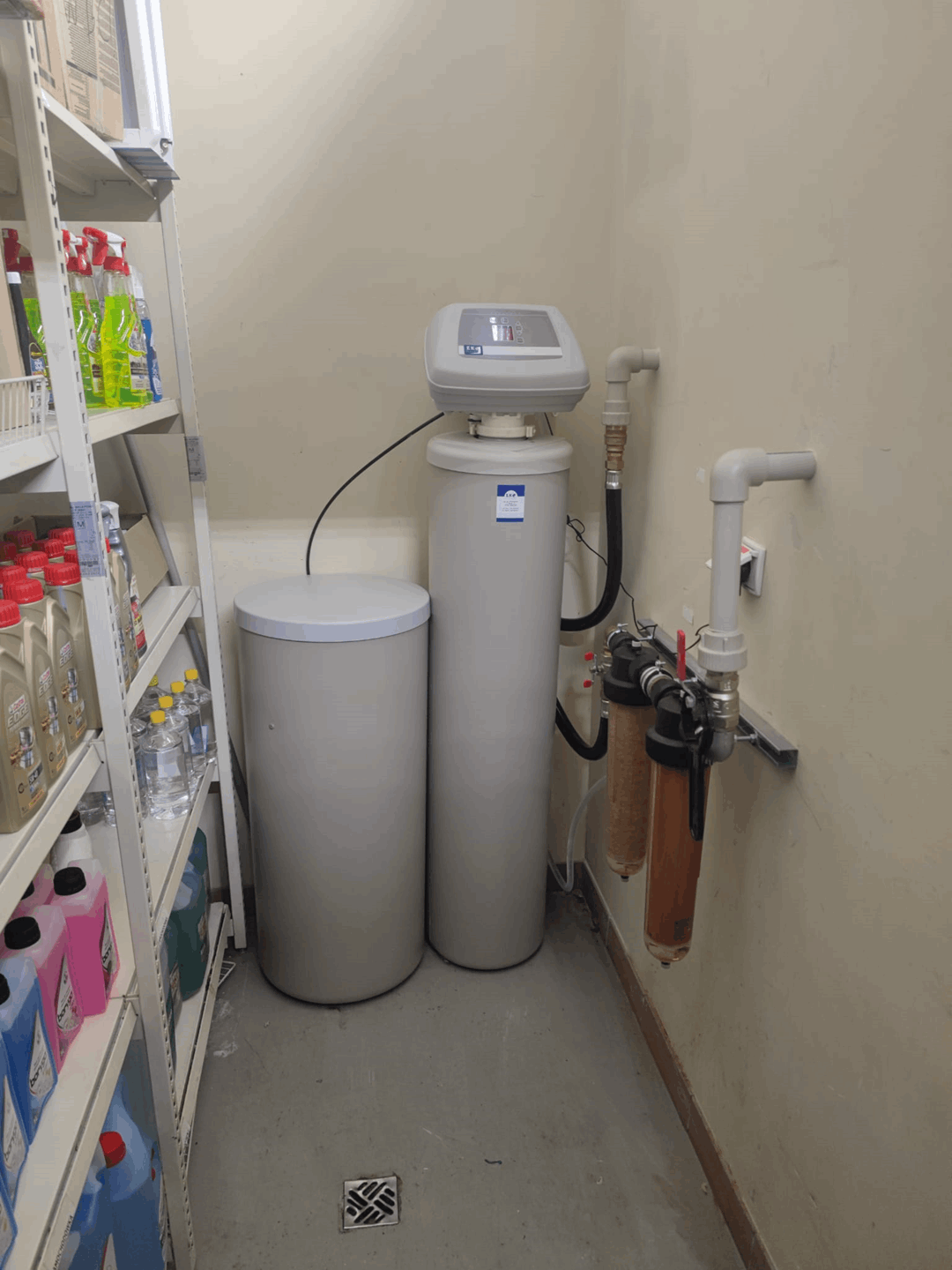 Zmiękczacz wody ECOWATER 4512 montaż w Kłaju dla stacji benzynowej
